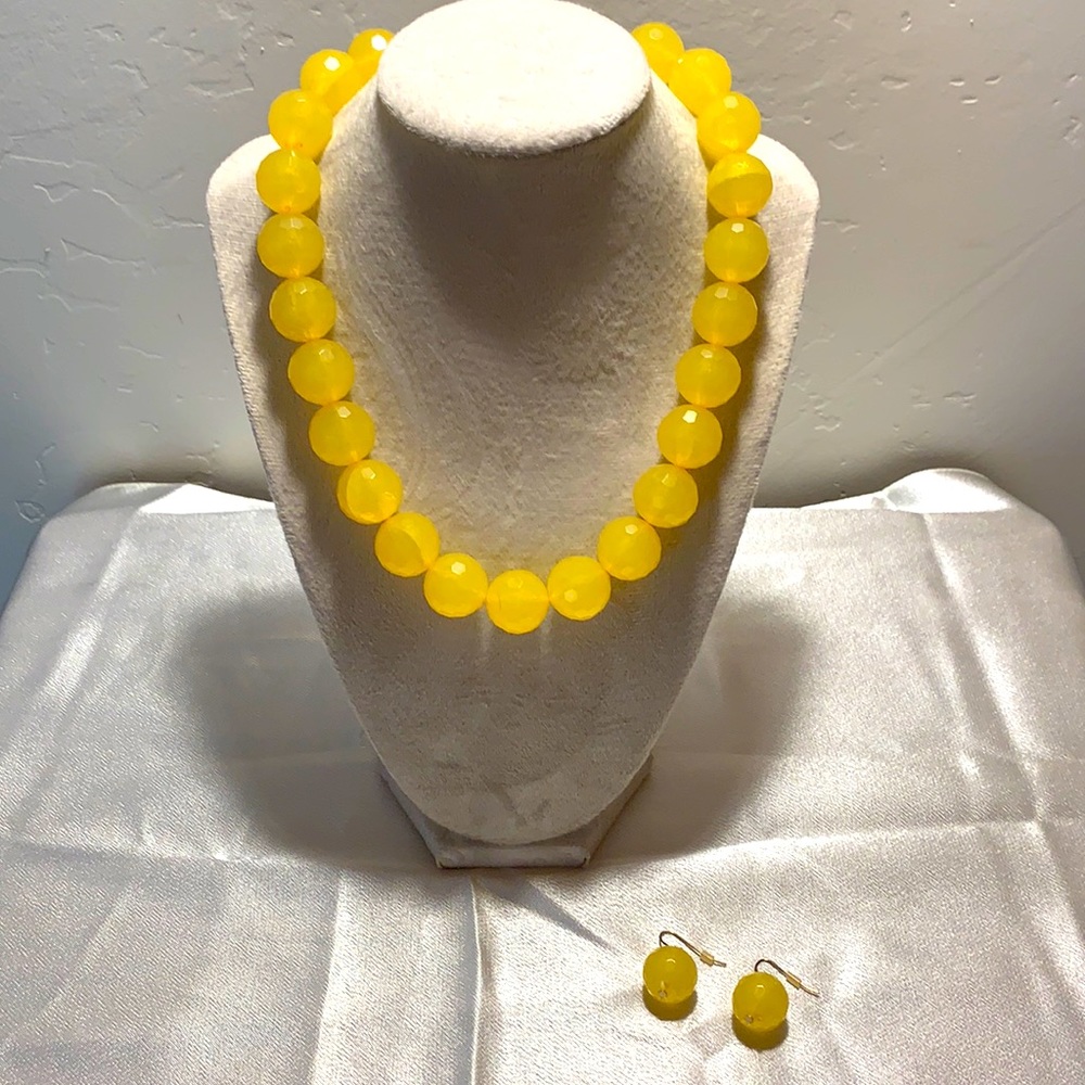 Yellow necklace and earrings from Charming Charlie